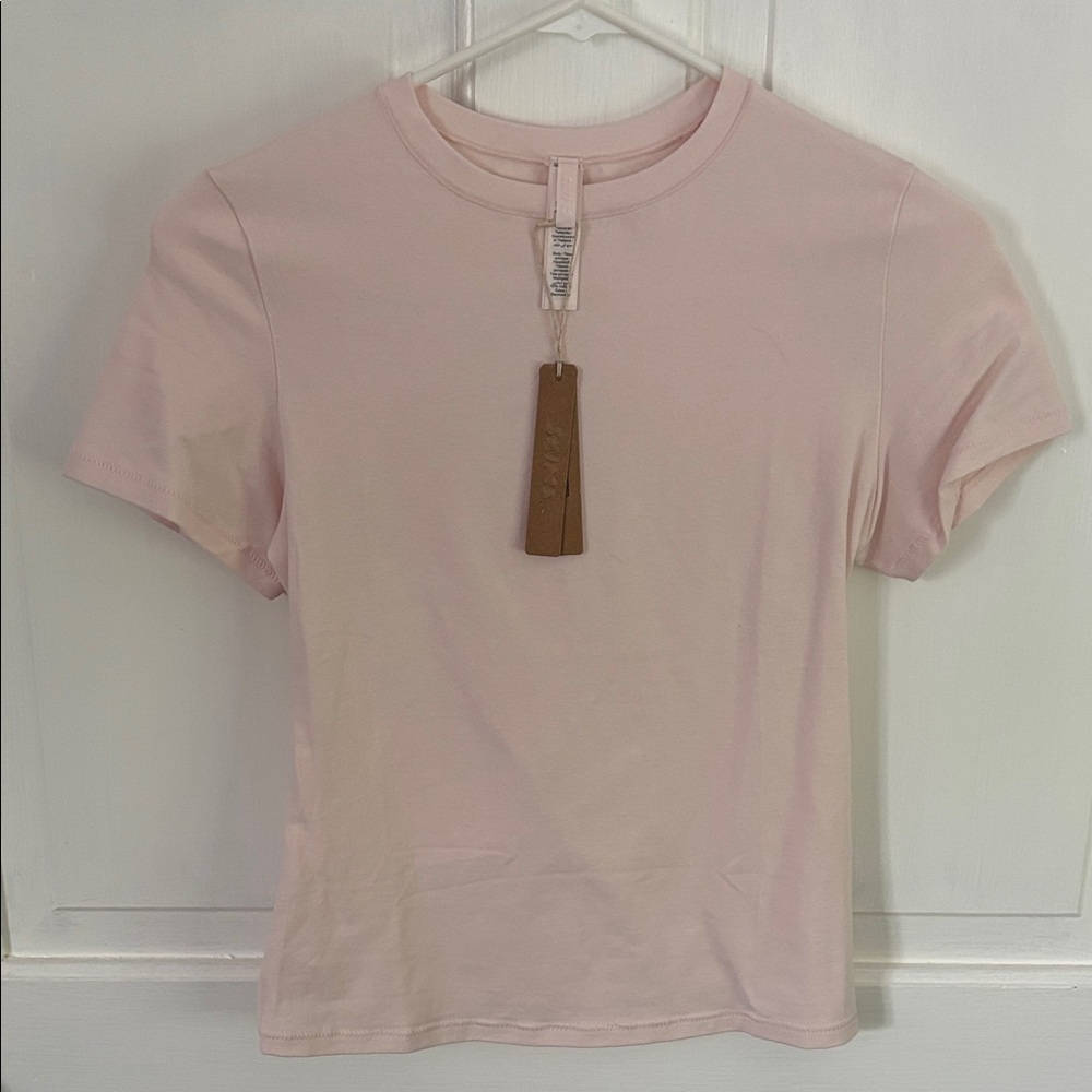 Skims baby pink tee size medium NWT